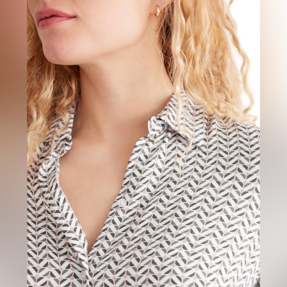 Reitmans, Plus Size Long Sleeve Button-Down
Blouse, 3X, Green, Pink, White - Picture 5 of 11